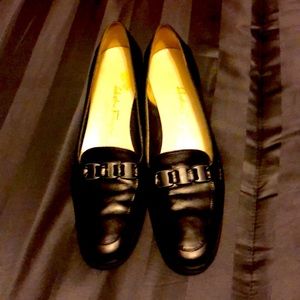 Comfy flats for the narrow foot!